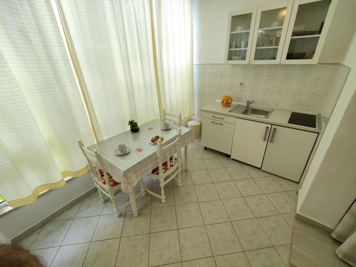 Cosey Studio Apartment For 2 Free Private Parking Makarska Exterior foto